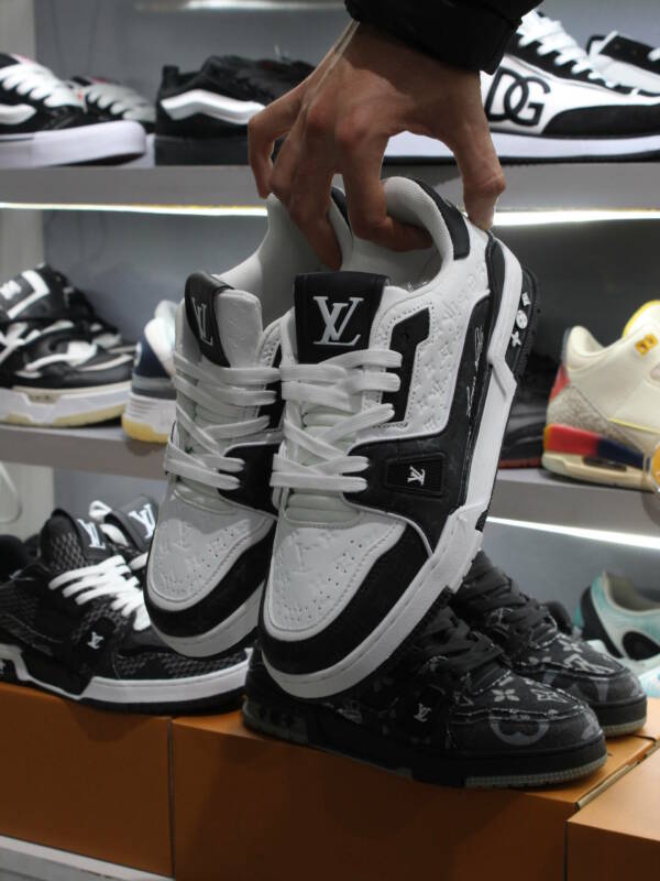 Louis Vuitton Trainer – Image 3